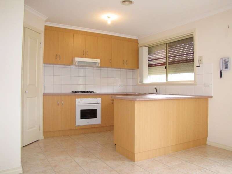 2/7 Sydney Crescent, Lalor VIC 3075