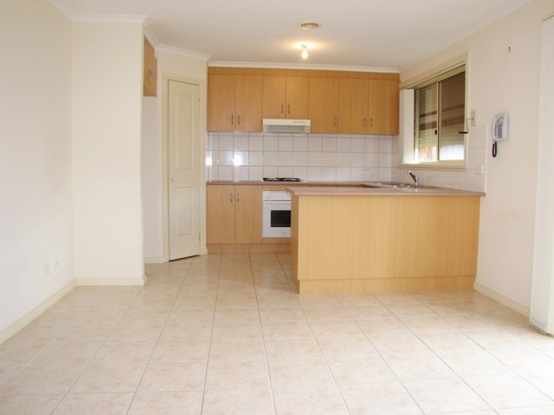 2/7 Sydney Crescent, Lalor VIC 3075