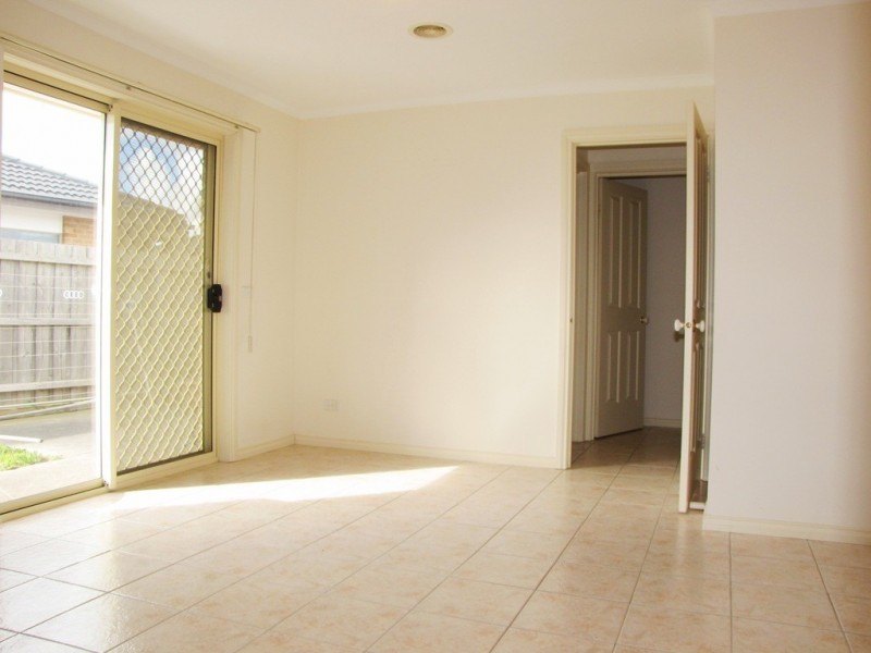 2/7 Sydney Crescent, Lalor VIC 3075