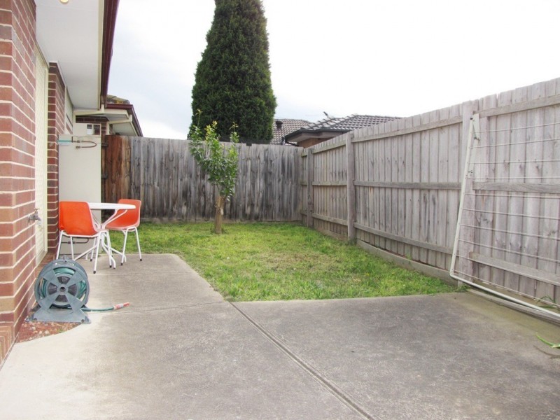 2/7 Sydney Crescent, Lalor VIC 3075
