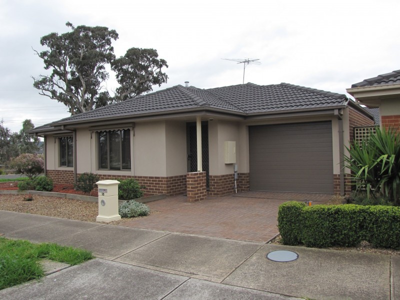 18 Mirrabucca Promenade, South Morang VIC 3752