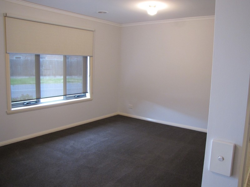 18 Mirrabucca Promenade, South Morang VIC 3752