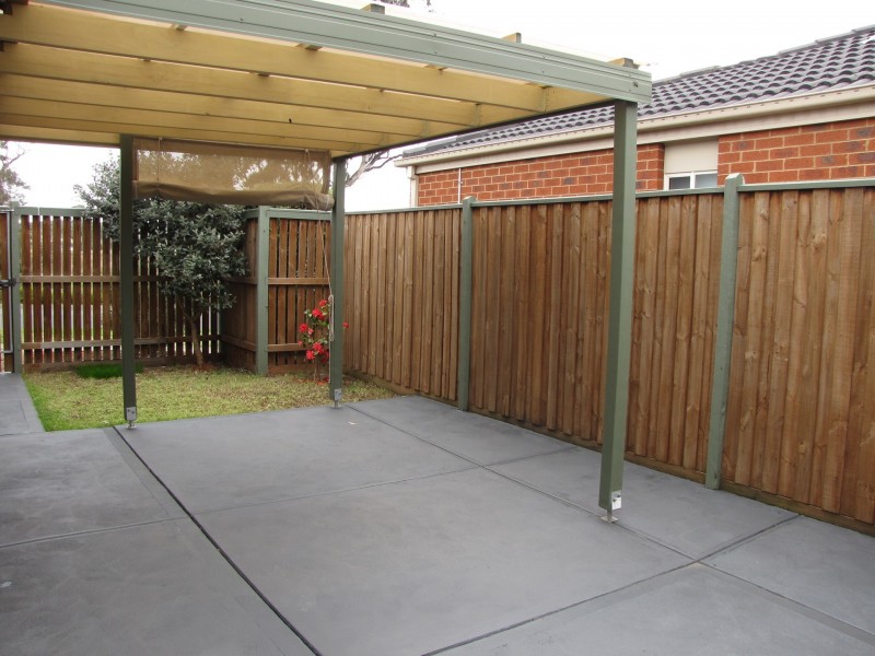 18 Mirrabucca Promenade, South Morang VIC 3752