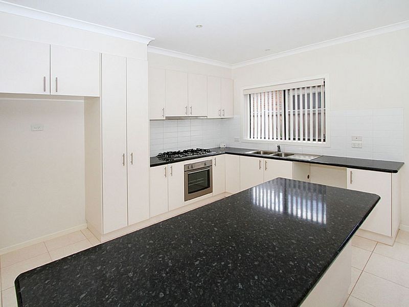 72 Tuross Crescent, South Morang VIC 3752