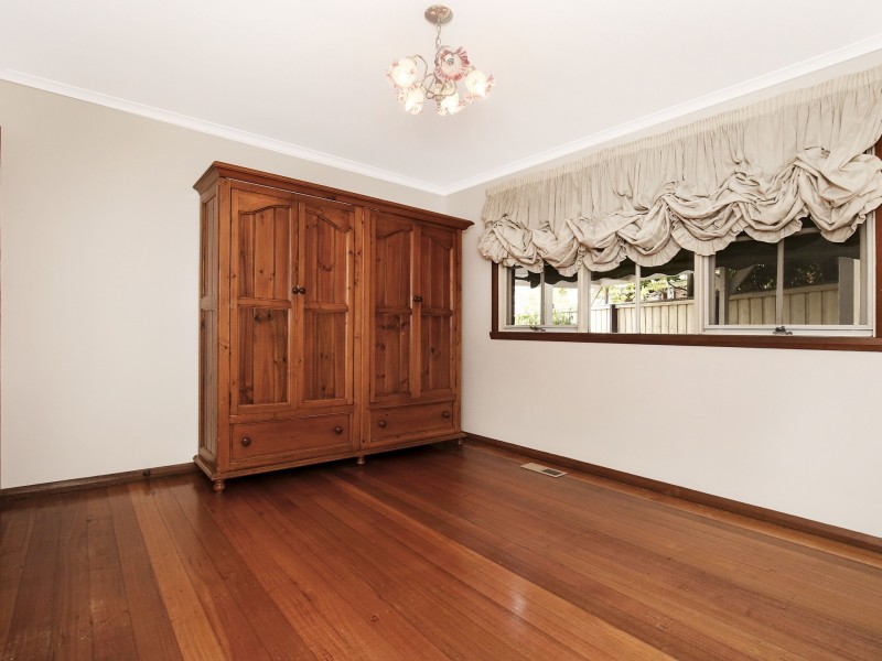 6 McGlynn Avenue, South Morang VIC 3752