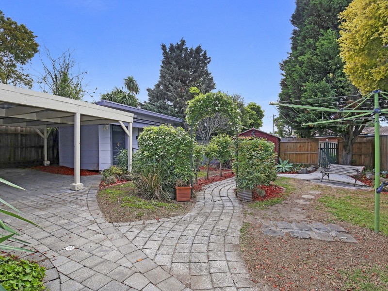 6 McGlynn Avenue, South Morang VIC 3752