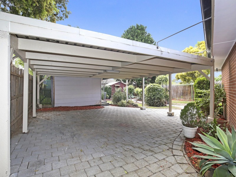 6 McGlynn Avenue, South Morang VIC 3752