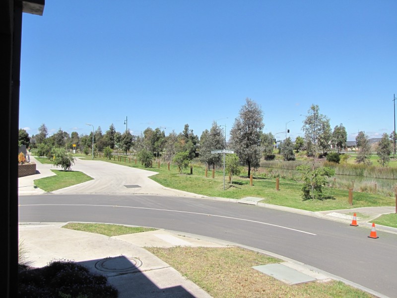 11 Cantona Parkway, Mernda VIC 3754