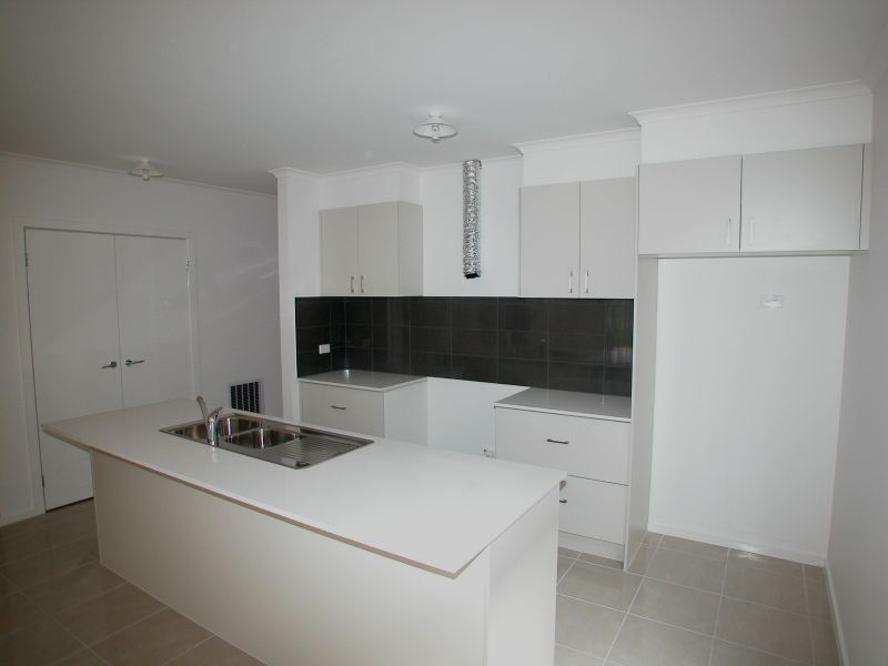 54 Grange Drive, South Morang VIC 3752