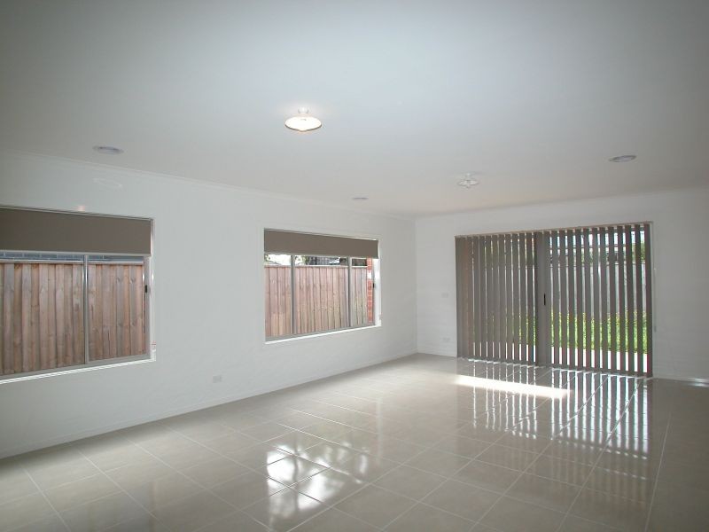 54 Grange Drive, South Morang VIC 3752