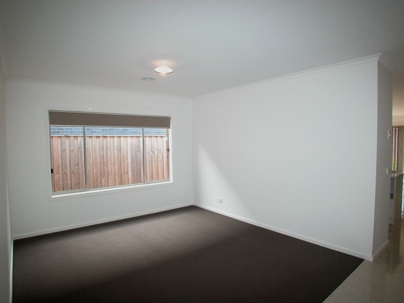 54 Grange Drive, South Morang VIC 3752