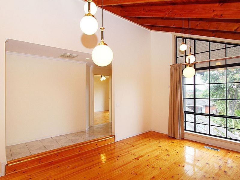 34 Bowman Drive, Mill Park VIC 3082