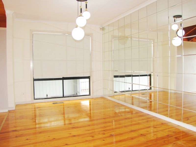 34 Bowman Drive, Mill Park VIC 3082