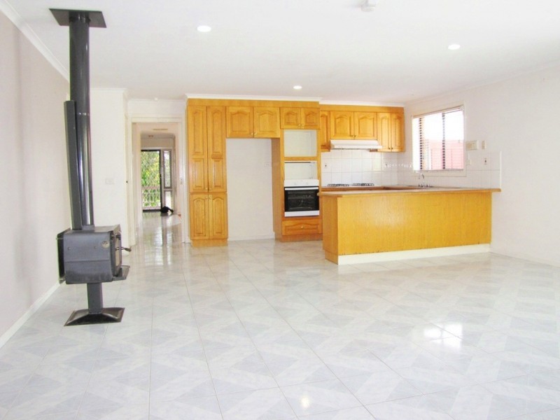 34 Bowman Drive, Mill Park VIC 3082