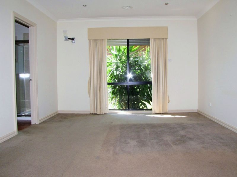 9 Junor Court, South Morang VIC 3752