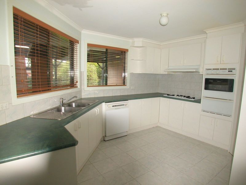 44 Teatree Drive, South Morang VIC 3752