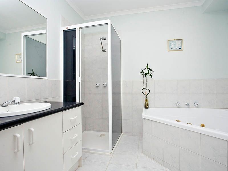 44 Teatree Drive, South Morang VIC 3752