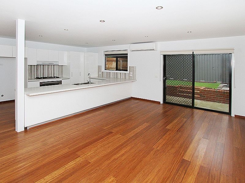 22a McLaughlin Crescent, Mill Park VIC 3082