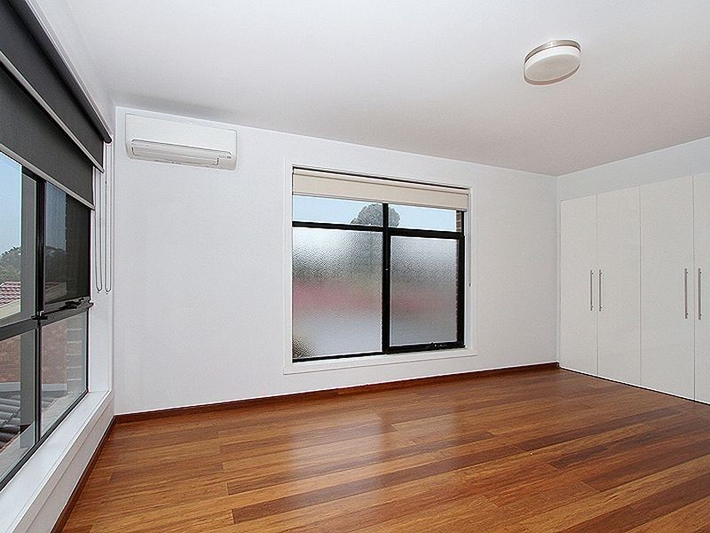 22a McLaughlin Crescent, Mill Park VIC 3082