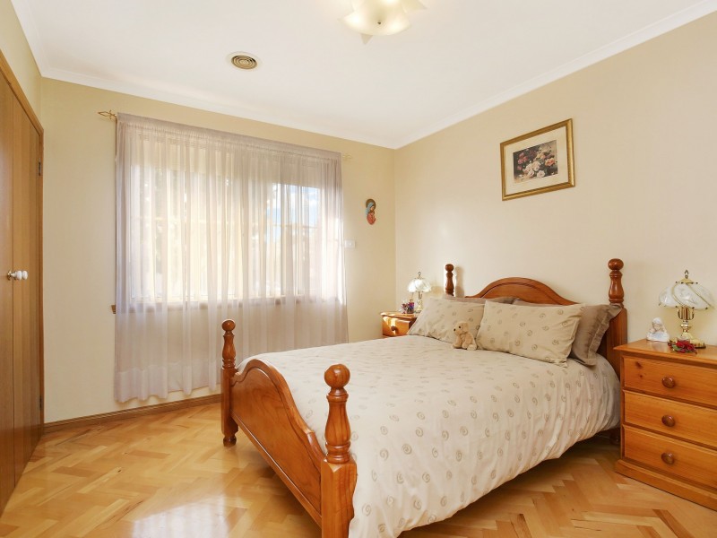 18 The Green, Mill Park VIC 3082