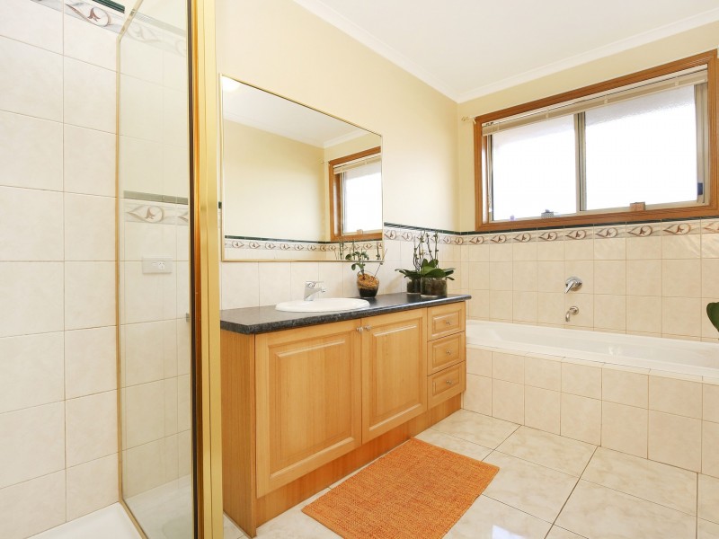 18 The Green, Mill Park VIC 3082