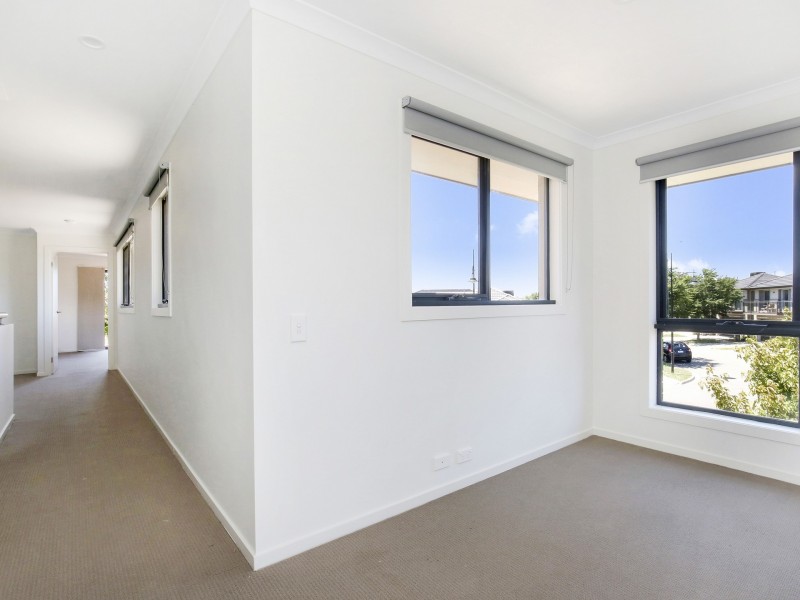 24 Maahu Amble, Mernda VIC 3754