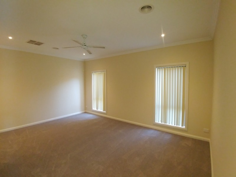 11 Grampians Drive, South Morang VIC 3752