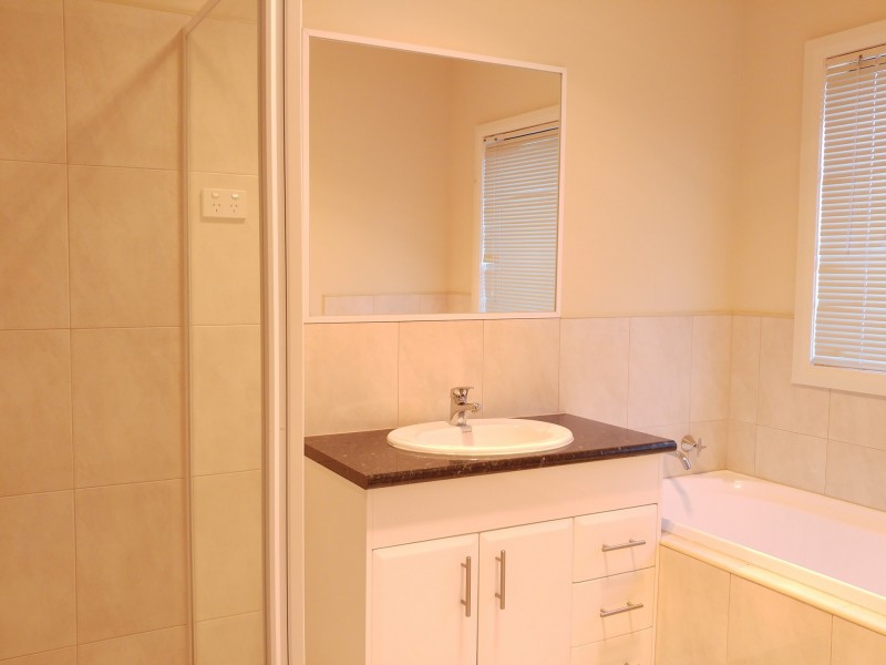 11 Grampians Drive, South Morang VIC 3752