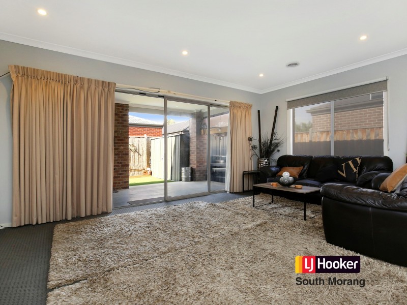 18 Pomegranate Grove, Mernda VIC 3754