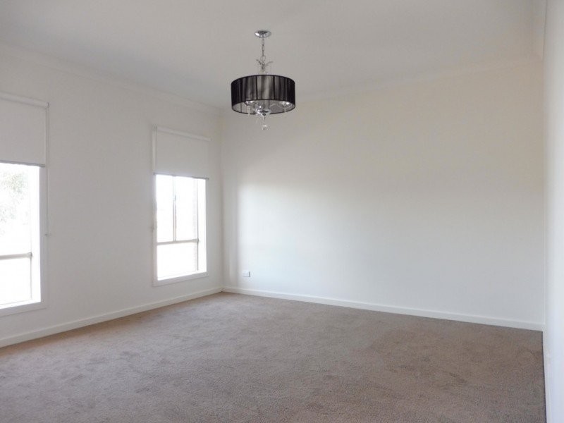 11 Paramount Rise, Wollert VIC 3750