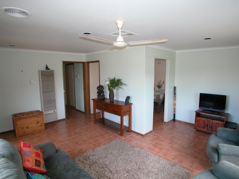 11 Buckland Crescent, Epping VIC 3076