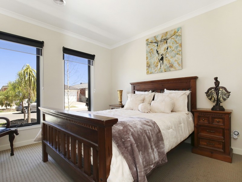 15 Rockgarden Way, Wollert VIC 3750