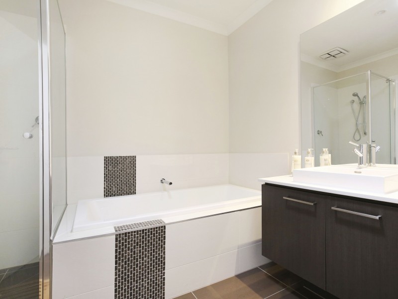 15 Rockgarden Way, Wollert VIC 3750