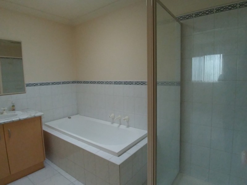 4/4 Rivergum Drive, Mill Park VIC 3082