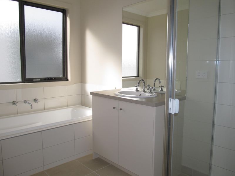 27 Courthouse Walk, Doreen VIC 3754