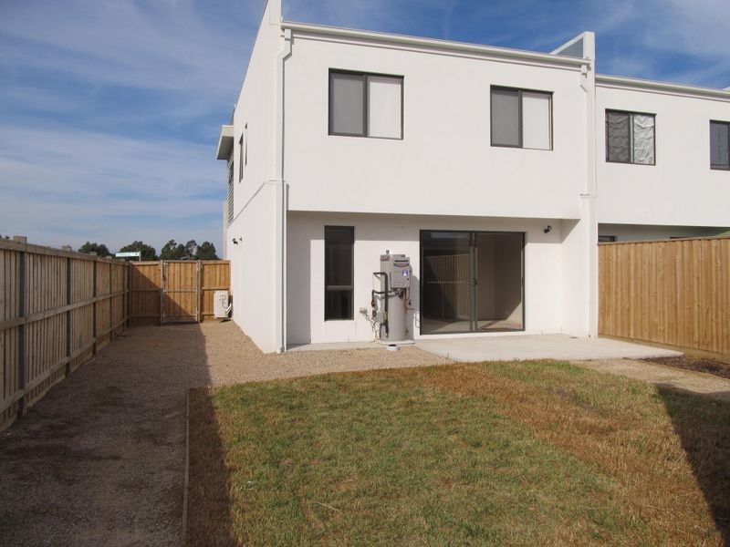 27 Courthouse Walk, Doreen VIC 3754