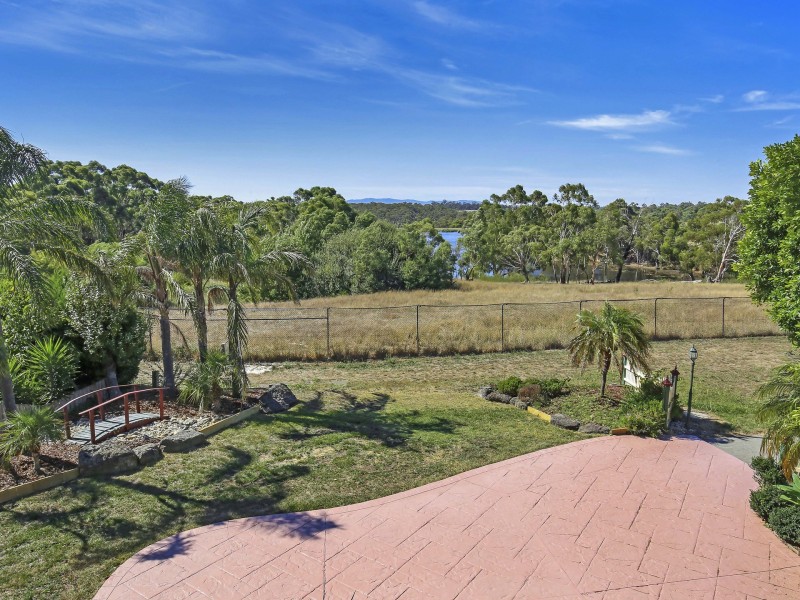 6 Laurina Turn, Mill Park VIC 3082