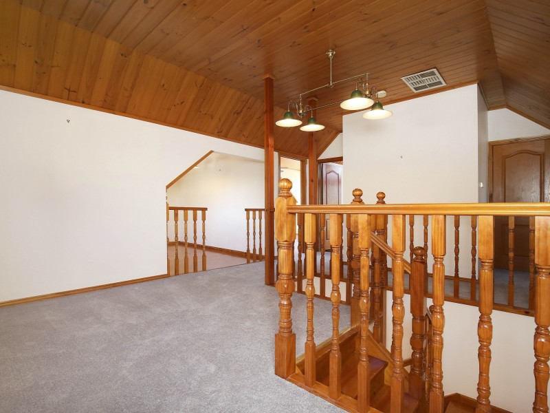 6 Laurina Turn, Mill Park VIC 3082