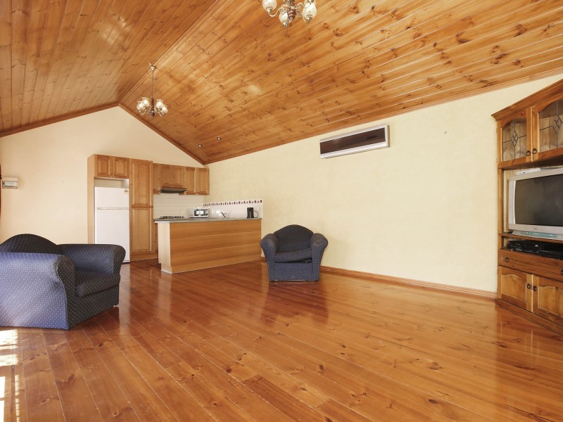 6 Laurina Turn, Mill Park VIC 3082