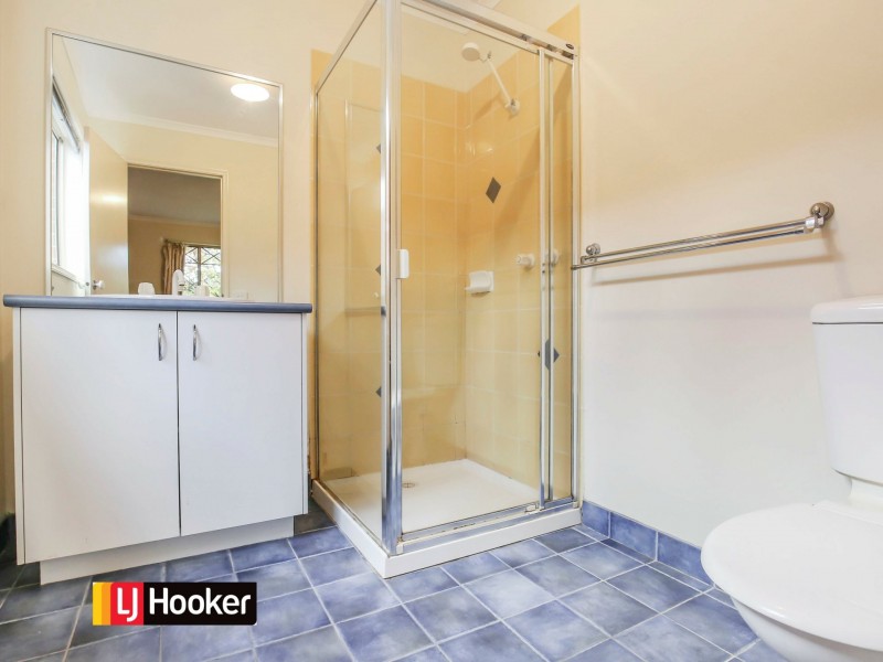 8 Featherpark Terrace, South Morang VIC 3752