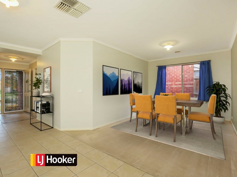 8 Featherpark Terrace, South Morang VIC 3752