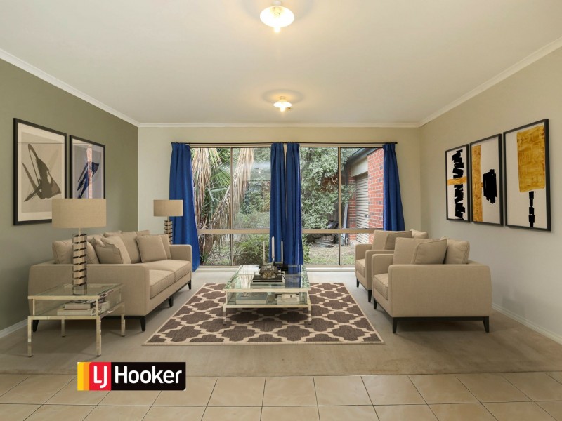 8 Featherpark Terrace, South Morang VIC 3752