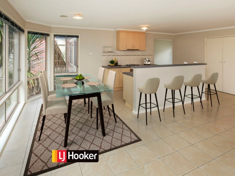 8 Featherpark Terrace, South Morang VIC 3752