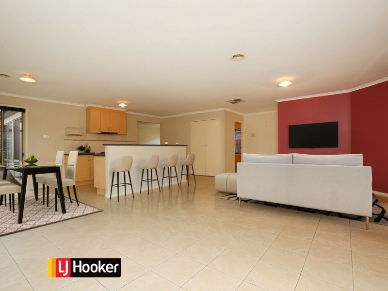 8 Featherpark Terrace, South Morang VIC 3752