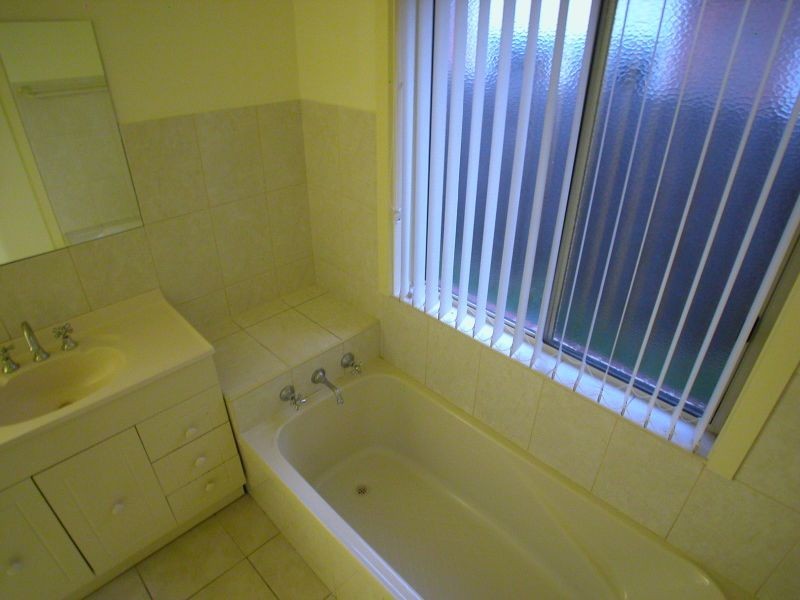 1/79 Woolnough Drive, Mill Park VIC 3082