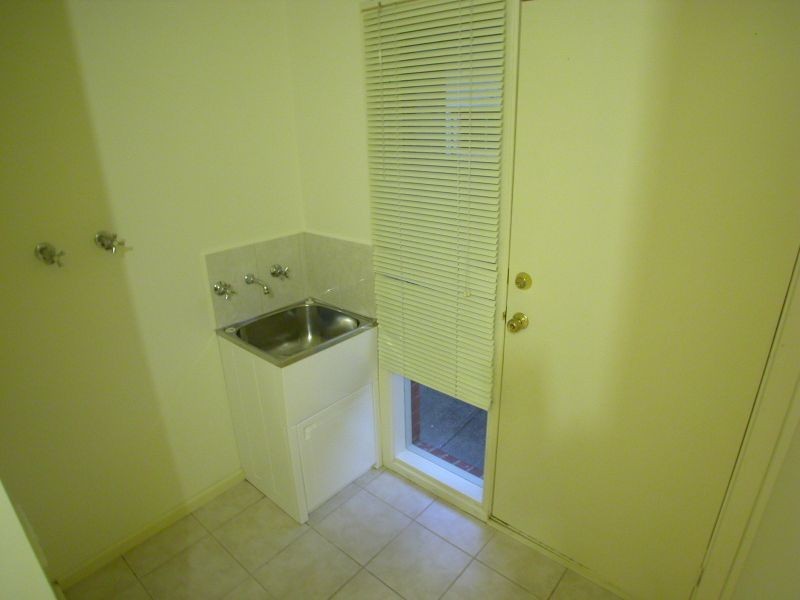 1/79 Woolnough Drive, Mill Park VIC 3082