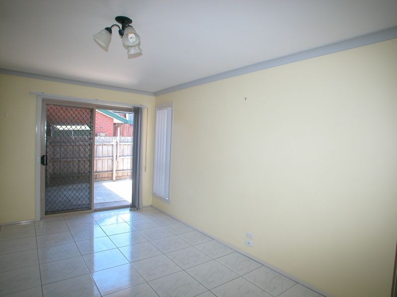 1/6 Bradley Drive, Mill Park VIC 3082