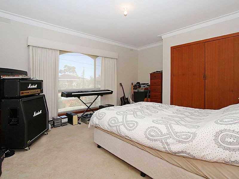182 Main Street, Thomastown VIC 3074