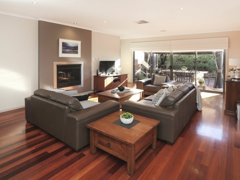 18 Outcrop Crescent, South Morang VIC 3752