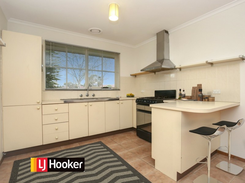1 Radiata Court, Mill Park VIC 3082